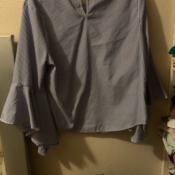 Blue and white shirt - Picture 2 of 3